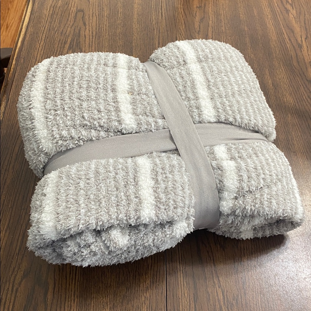 “5/$20” Brand new plush throw blanket gray and white - Picture 2 of 3